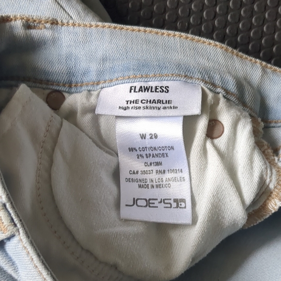 LAWLESS Light Blue Frayed Hem Ankle Jeans - Picture 5 of 6